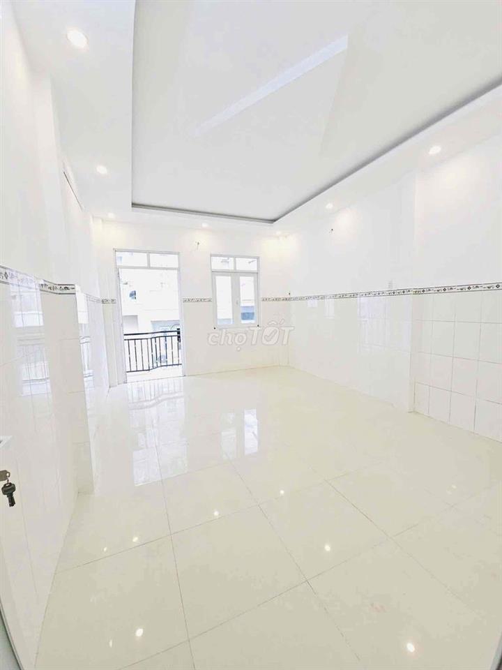 Nhà mới, k lộ giới, trệt, lửng, lầu, ST, (4x12m), nở hậu Âu Dương Lân