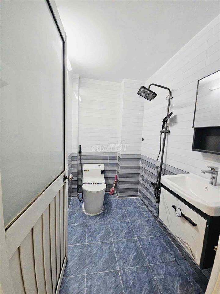 Nhà mới, k lộ giới, trệt, lửng, lầu, ST, (4x12m), nở hậu Âu Dương Lân