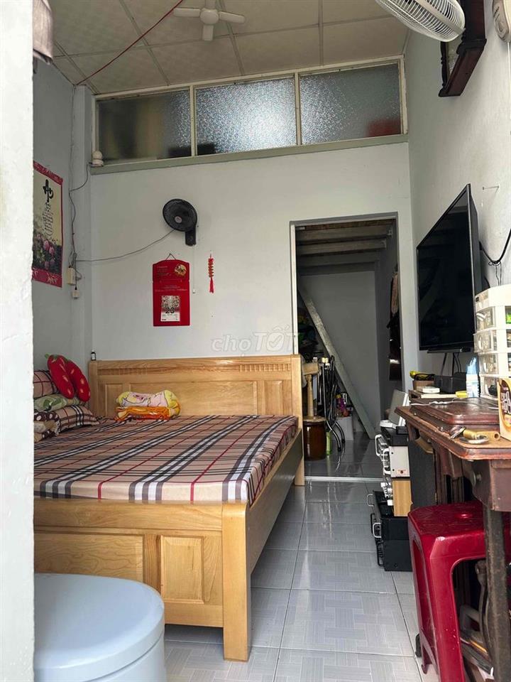 cần bán nhà nhỏ tại khu f15 q8 cũ,gần chùa quan âm