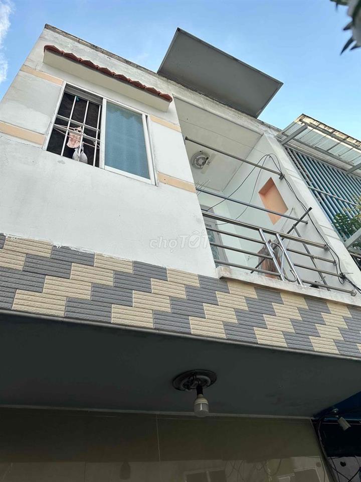 cần bán nhà nhỏ tại khu f15 q8 cũ,gần chùa quan âm
