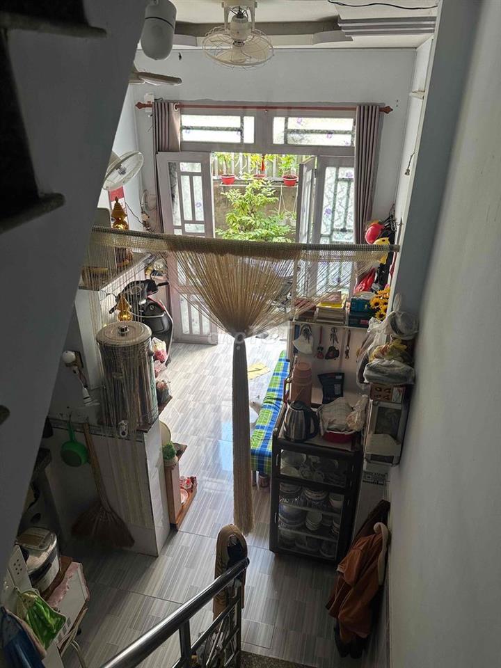cần bán nhà nhỏ tại khu f15 q8 cũ,gần chùa quan âm