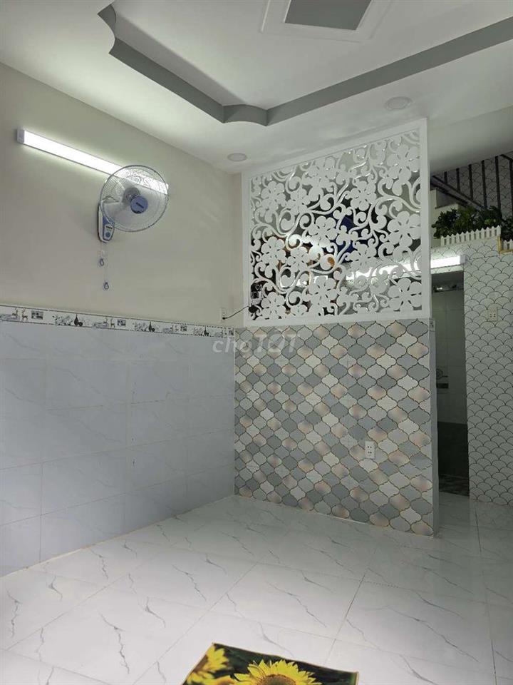 NHÀ BÁN. 1TRỆT +1 LẦU +1 LỬNG CAO 2MÉT.PHƯỜNG 15 QUẬN 8 TPHCM