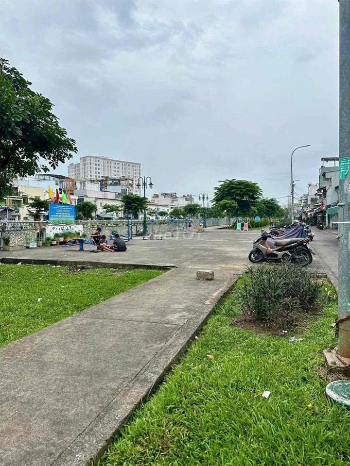 chính chủ cần bán nhà nhỏ mặt tiền 18m2