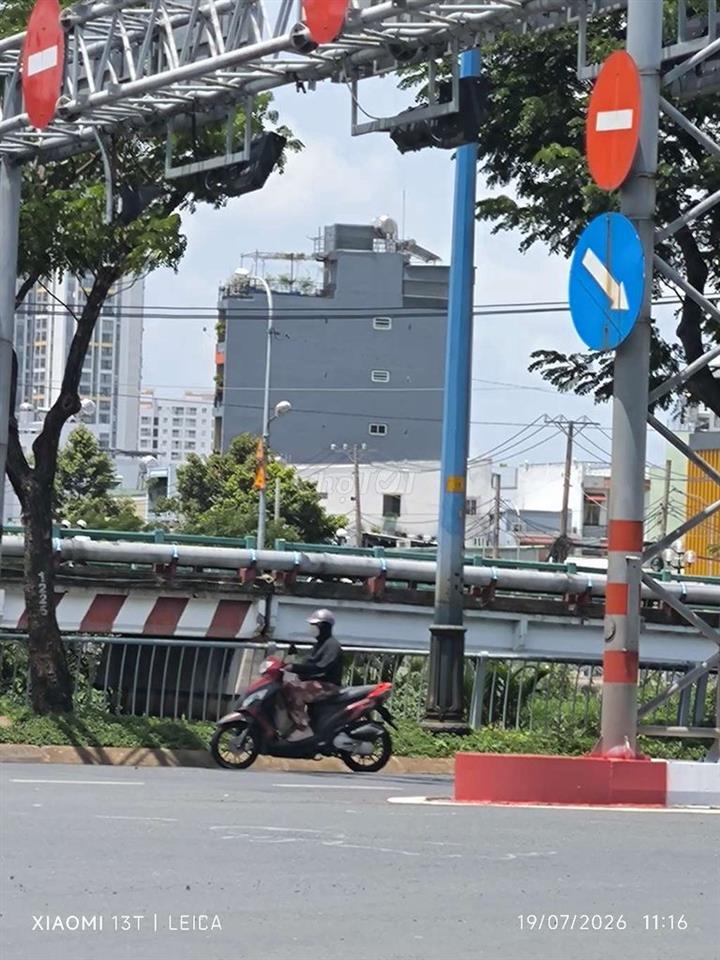 cho thuê vách hong dựng bảng quảng cáo