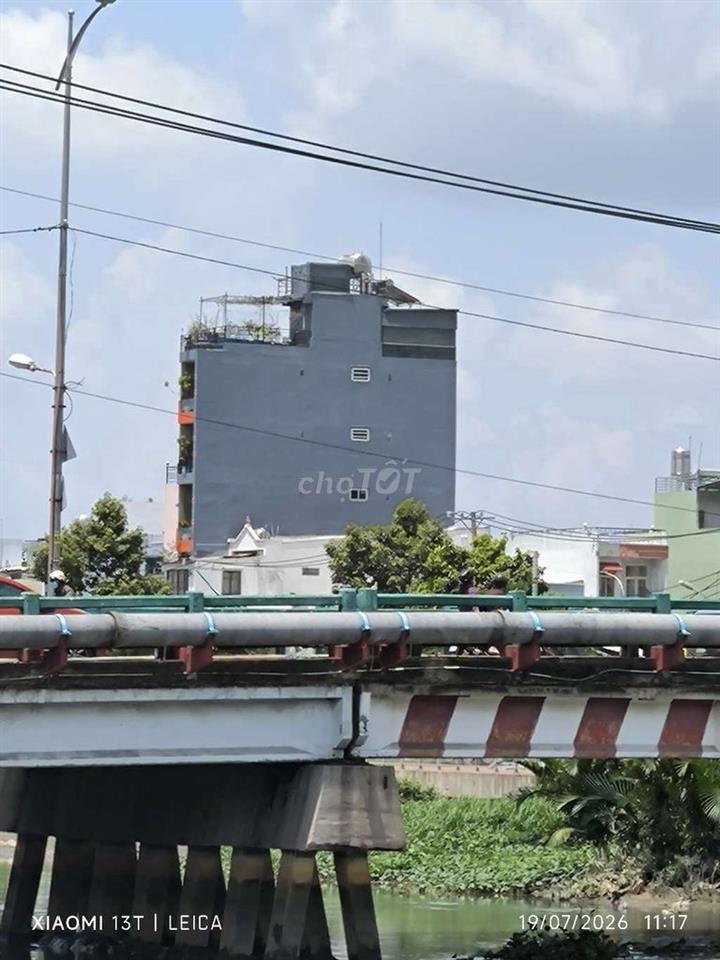 cho thuê vách hong dựng bảng quảng cáo