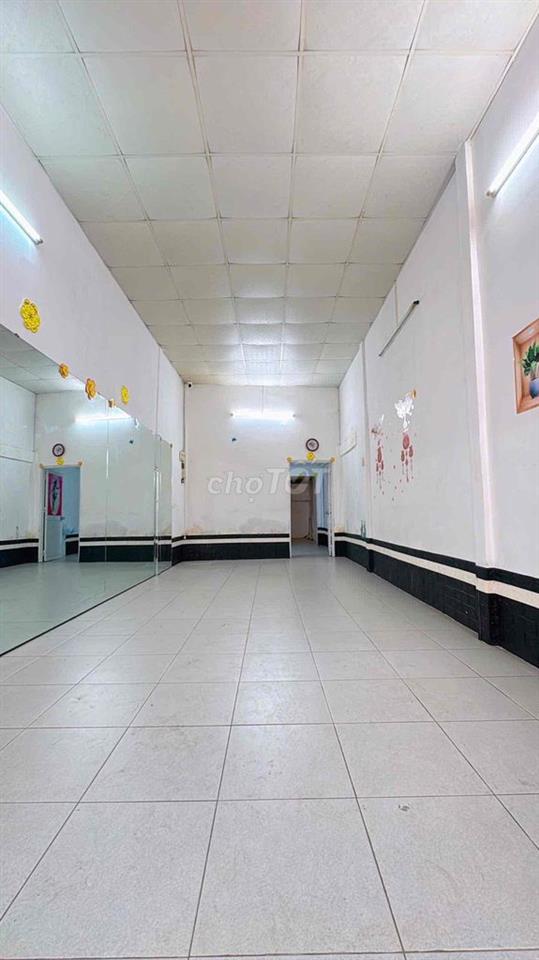 Nhà Sau căn mặt tiền Tạ Quang Bửu 60m2 đất