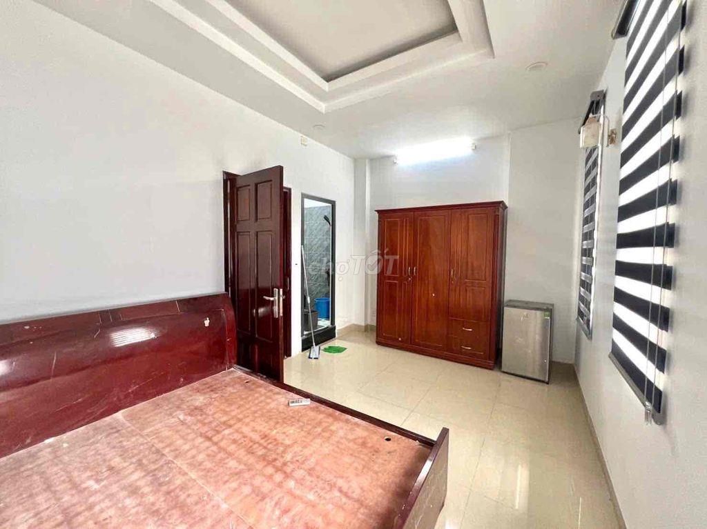 Phòng đối diện chung cư Giai việt full nội thất