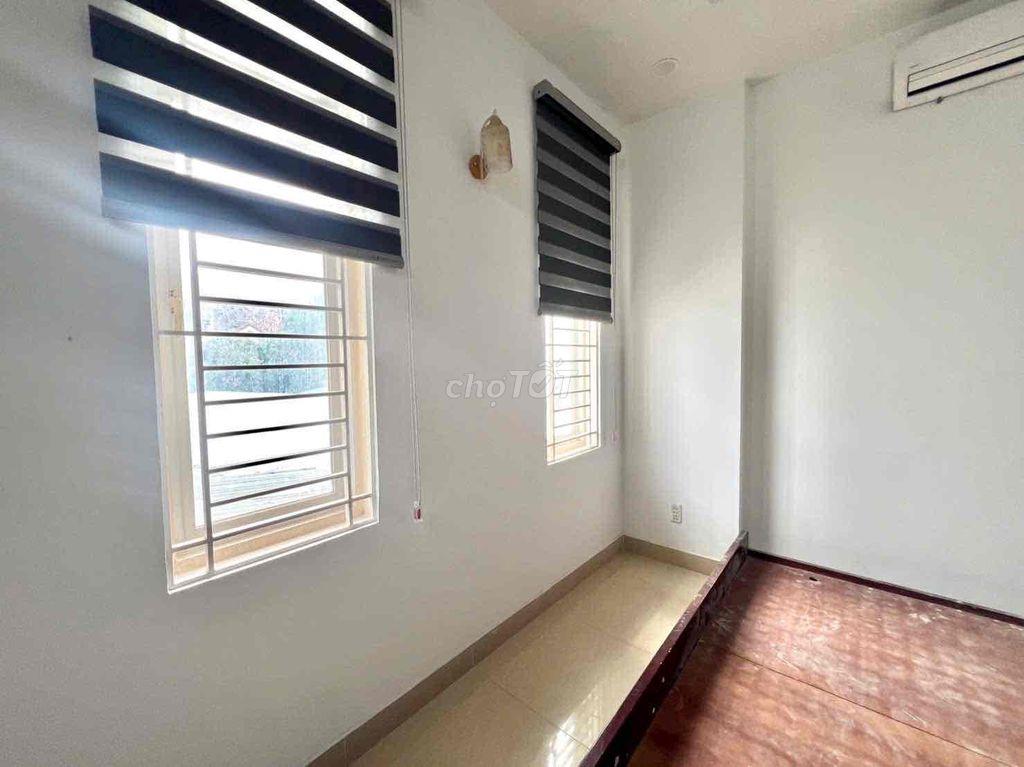 Phòng đối diện chung cư Giai việt full nội thất