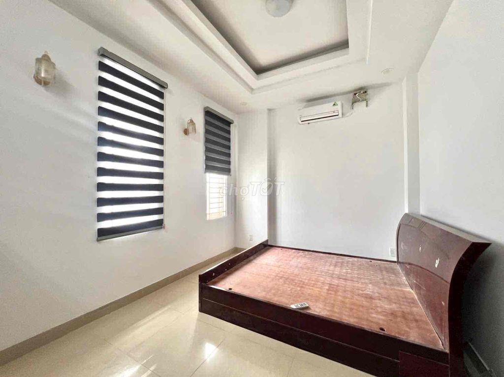 Phòng đối diện chung cư Giai việt full nội thất