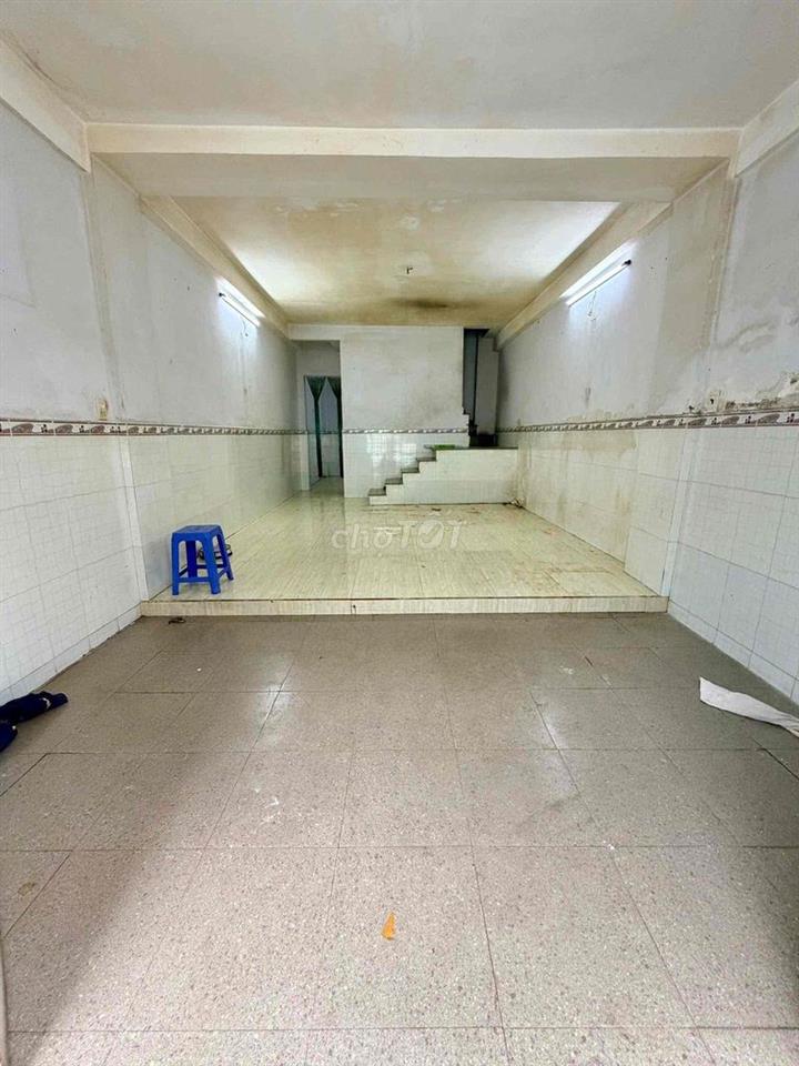 Nhà Âu Dương Lân 2 tầng sát mặt tiền đúc thật