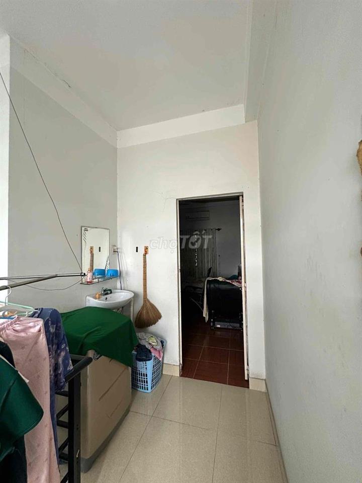 Nhà 56m2 đất 2 lầu sân thượng nội bộ chợ Phạm Thế Hiển