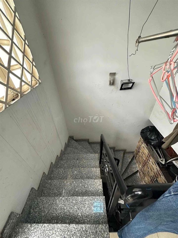 Nhà 56m2 đất 2 lầu sân thượng nội bộ chợ Phạm Thế Hiển