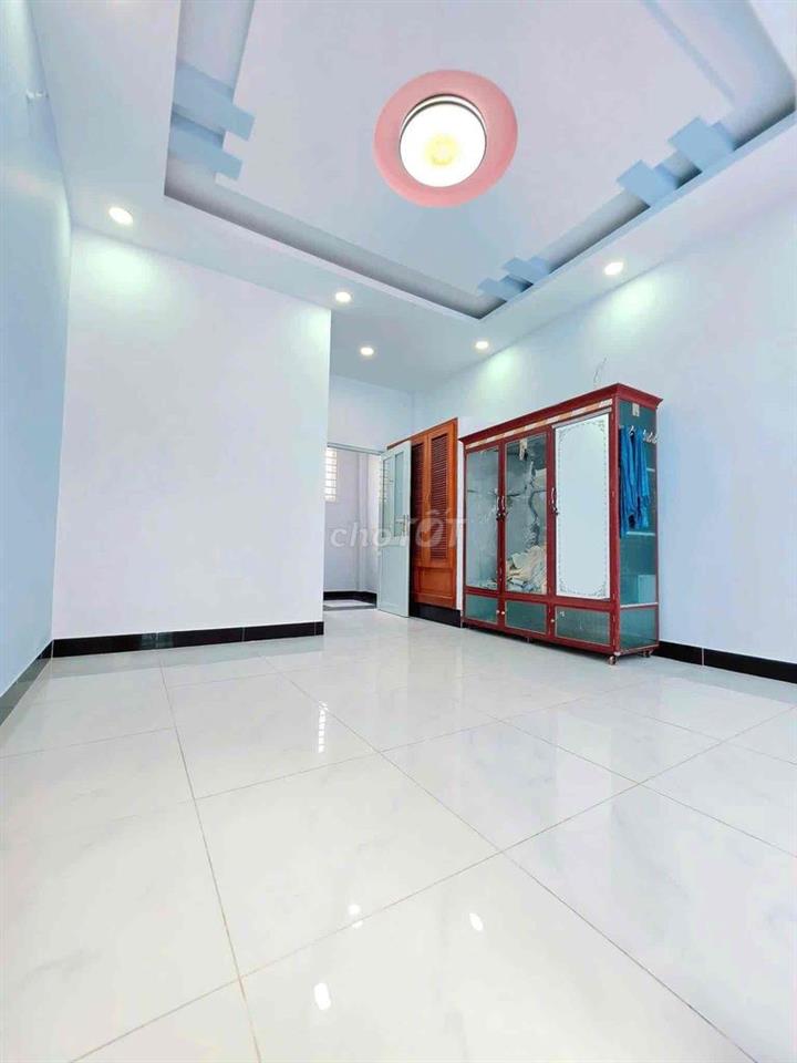 Bán nhà 3 lầu đúc BTCT 4wc hẻm 258/ Bông sao p5  # Q8 cũ