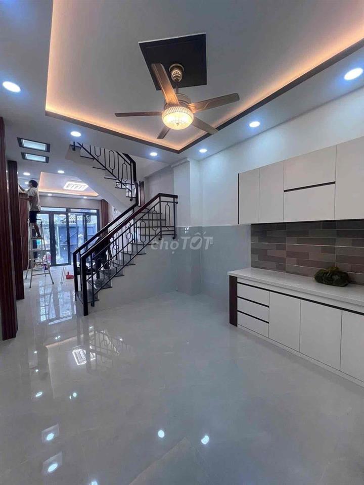 Bán nhà 3 tầng 4pn hẻm 475/ tùng thiện dương p12 Q8 cũ