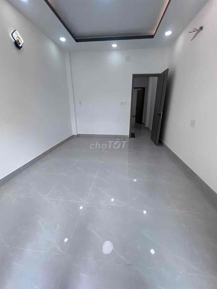Bán nhà 3 tầng 4pn hẻm 475/ tùng thiện dương p12 Q8 cũ