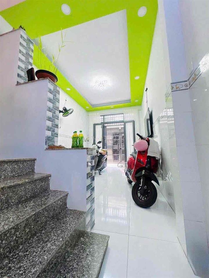Bán nhà mới 3 tầng 4pn hẻm lê thành phương p15# Q8