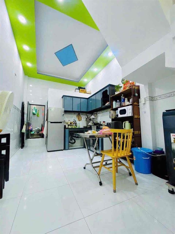 Bán nhà mới 3 tầng 4pn hẻm lê thành phương p15# Q8