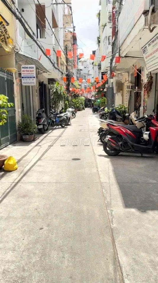 Bán nhà 3 lầu đúc BTCT mới xây 5pn hẻm 498/ Lê Hồng phong p1 Q 10