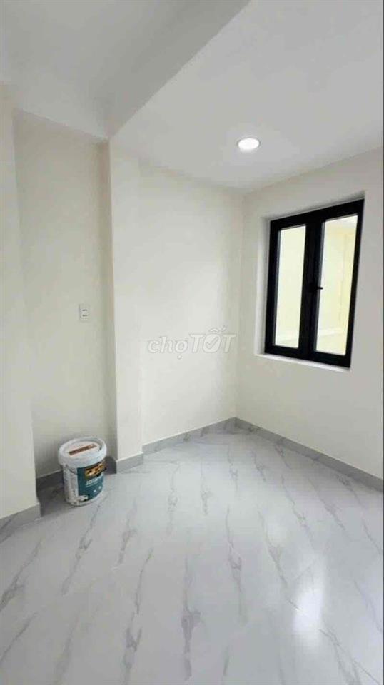 Bán nhà 3 lầu đúc BTCT mới xây 5pn hẻm 498/ Lê Hồng phong p1 Q 10