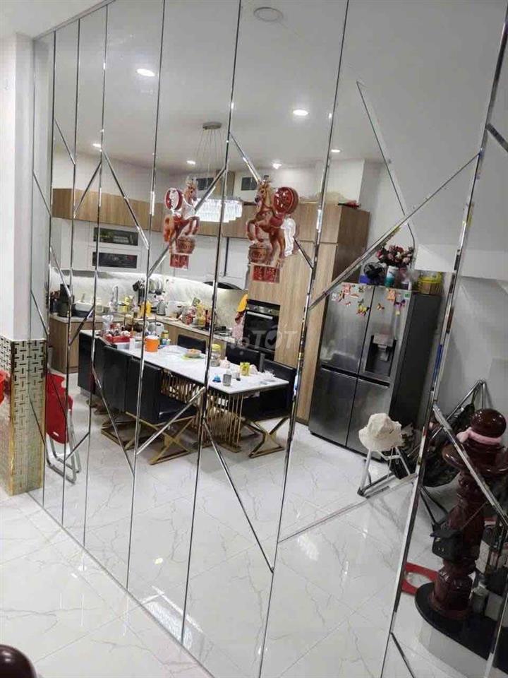 Bán nhà 3 lầu đúc BTCT 6pn hẻm Bùi Minh trực p5 # Q8