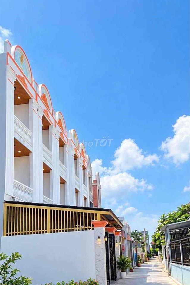 Bán nhà 3 lầu đúc BTCT 5 pn tân kim cằn giuôc long an
