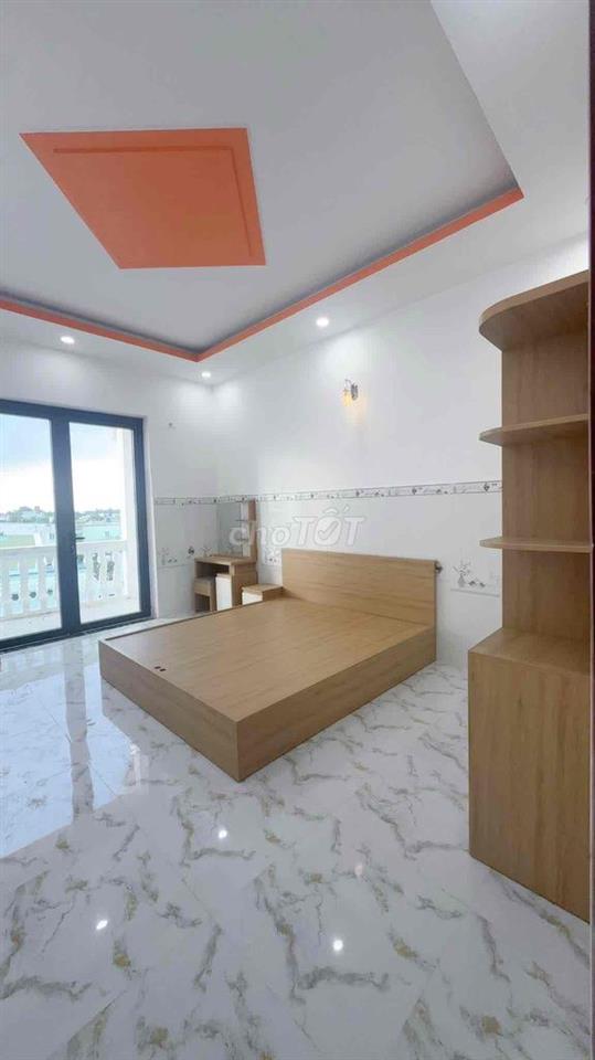 Bán nhà 3 lầu đúc BTCT 5 pn tân kim cằn giuôc long an