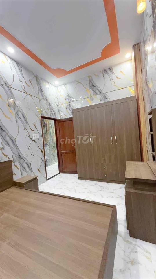 Bán nhà 3 lầu đúc BTCT 5 pn tân kim cằn giuôc long an
