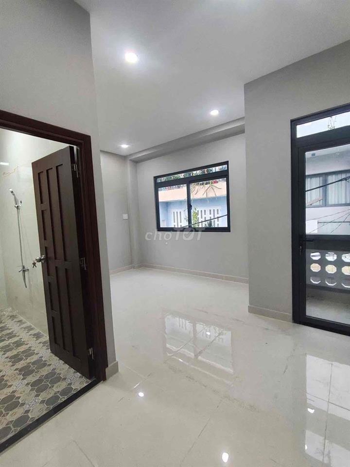 Bán nhà 3 lầu 4 pn mới xắy100% mới hẻm chợ nhi thiên đường p5 Q8