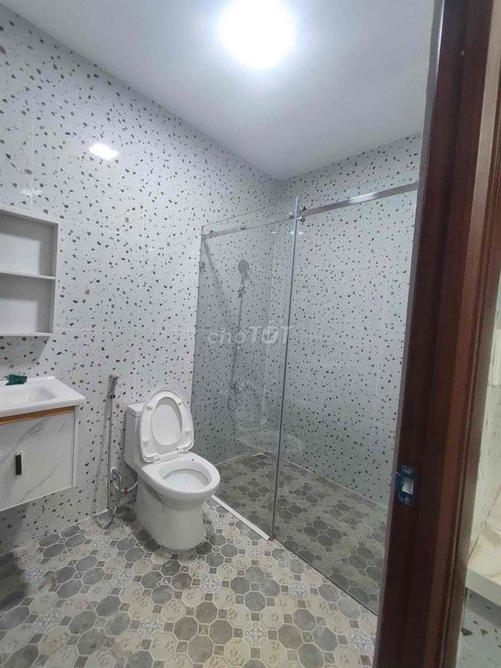 Bán nhà 3 lầu 4 pn mới xắy100% mới hẻm chợ nhi thiên đường p5 Q8