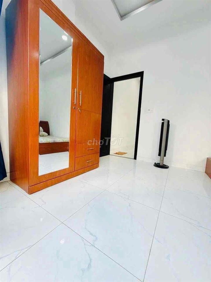 Bán nhà DT khủng hẻm 154/ âu dương lân p3 Q8