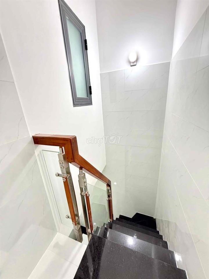 nhà bán 3 x 7m. 1 lầu đường Mễ cốc f15.Q8