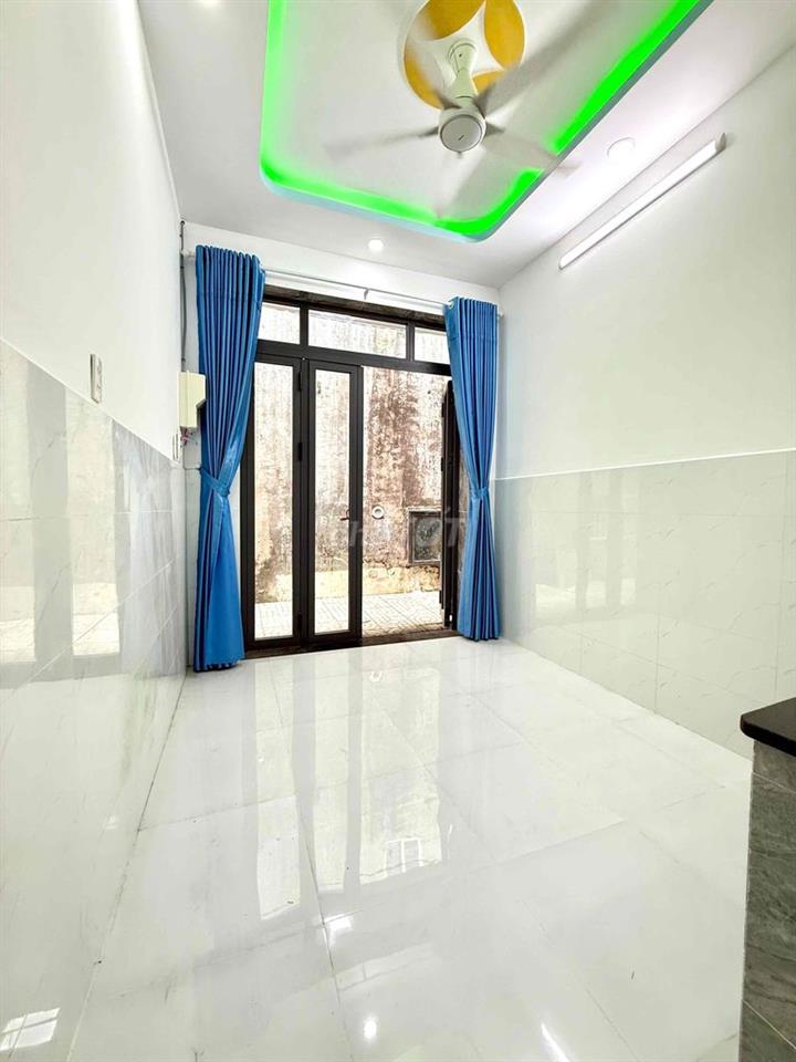 nhà bán 3 x 7m. 1 lầu đường Mễ cốc f15.Q8