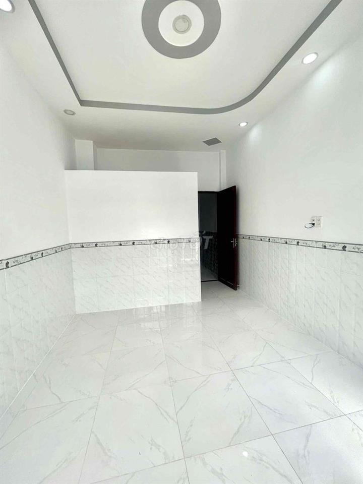 nhà bán 3m50 x 14m. 1 lầu. sát bên cầu Phú định F16.Q8