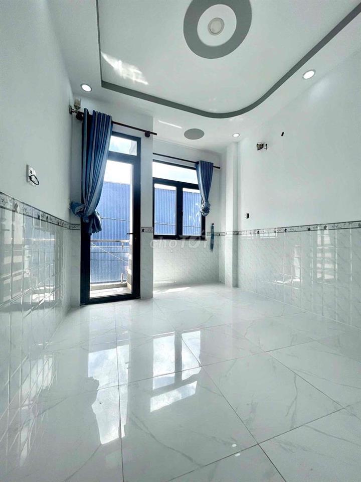 nhà bán 3m50 x 14m. 1 lầu. sát bên cầu Phú định F16.Q8
