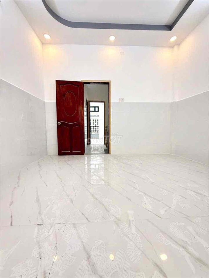nhà bán 4 x 10m. 1 lầu đường bến Phú định F16.Q8