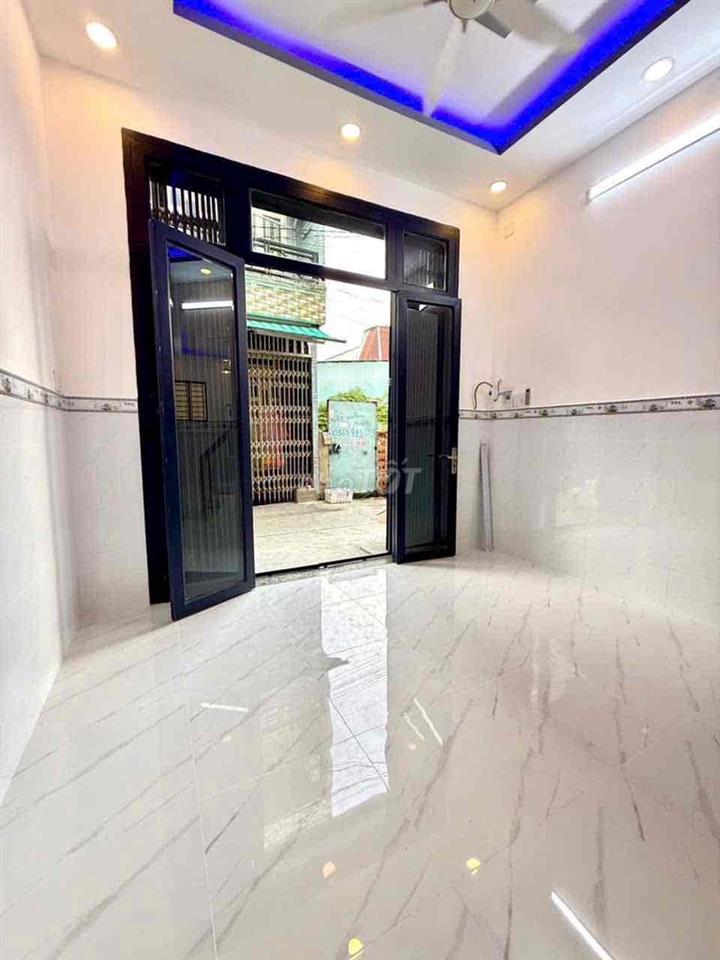 nhà bán 4 x 10m. 1 lầu đường bến Phú định F16.Q8