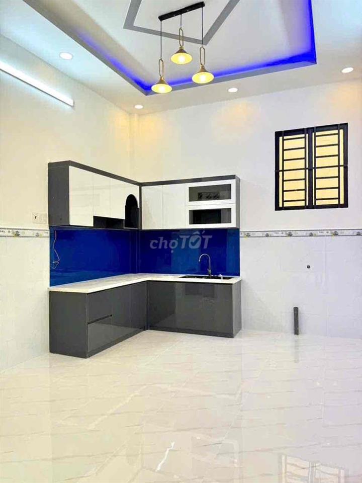 nhà bán 4 x 10m. 1 lầu đường bến Phú định F16.Q8