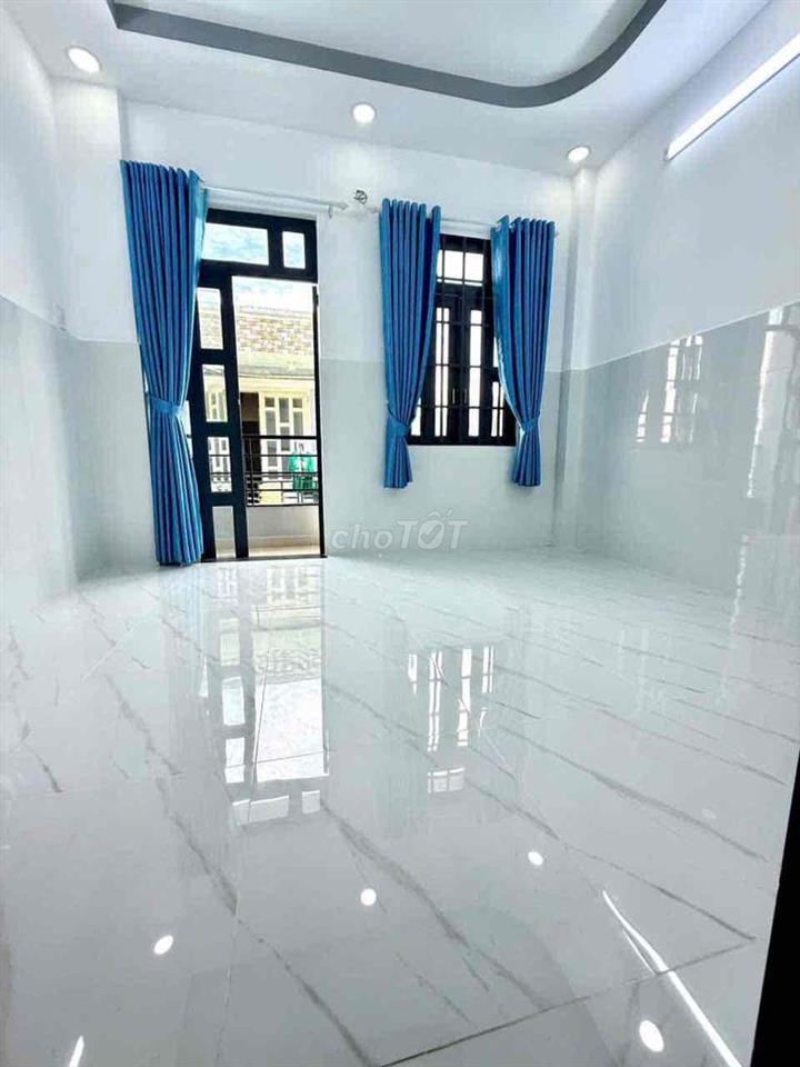 nhà bán 4 x 10m. 1 lầu đường bến Phú định F16.Q8