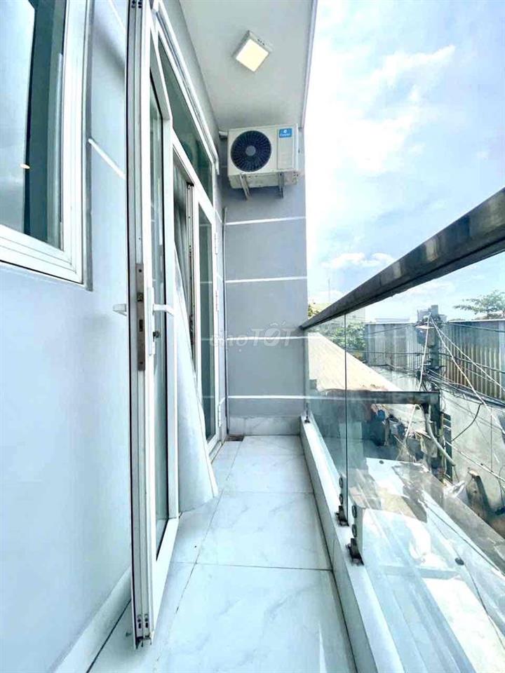 nhà bán 4m x 9m. 2 lầu  🚗 đường Phú định F16.Q8