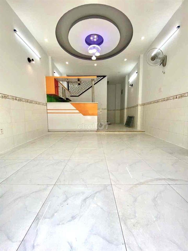 nhà bán 4m x 9m. 2 lầu  🚗 đường Phú định F16.Q8