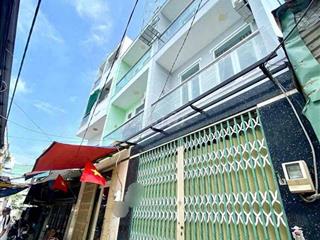 nhà bán 4m x 9m. 2 lầu  🚗 đường Phú định F16.Q8