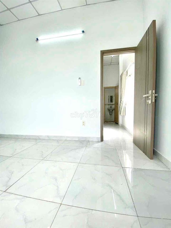 nhà bán 4m x 9m. 2 lầu  🚗 đường Phú định F16.Q8