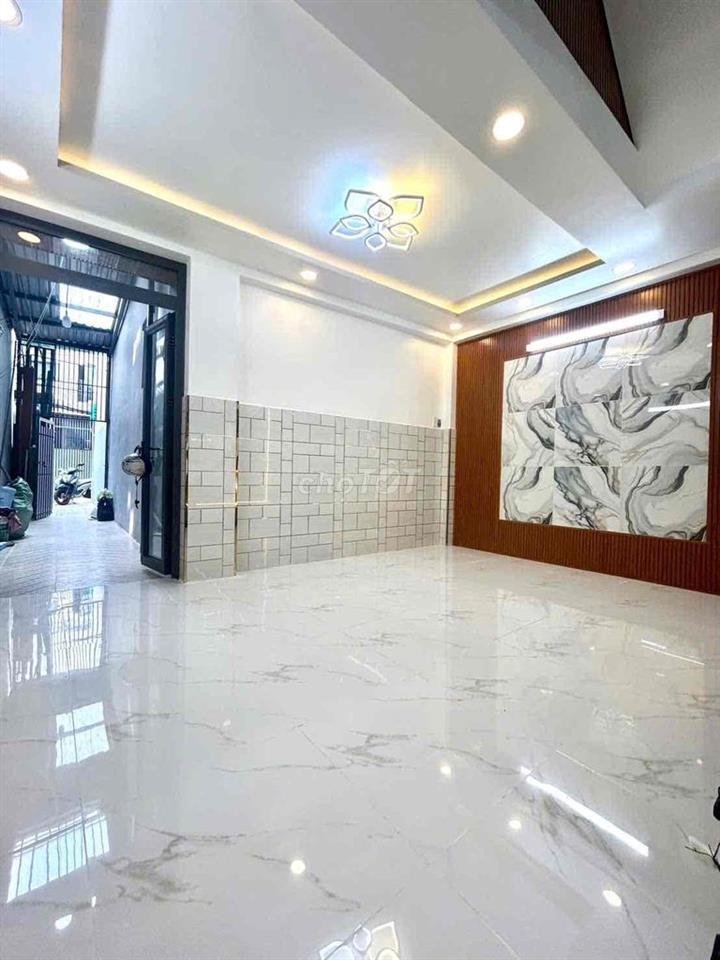 nhà bán 5m x 8m. 2 lầu 🚗 đường Phú định F16.Q8.