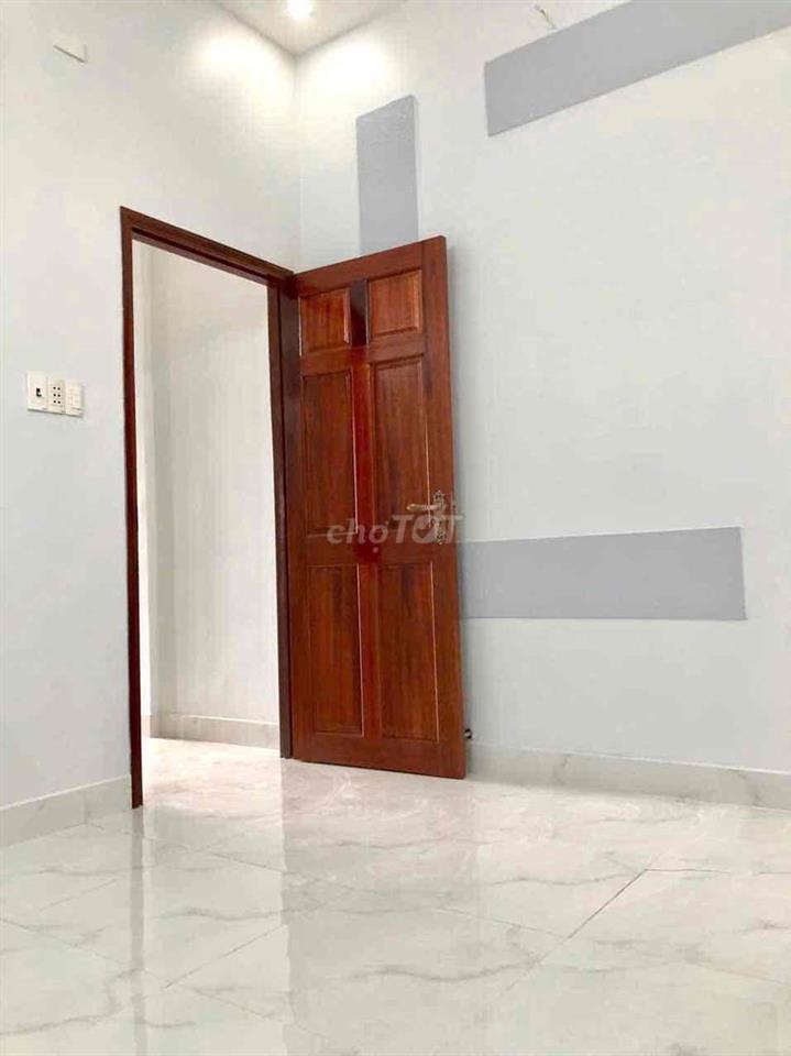 bán nhà 4m x 11m. 2 lầu. đường Phú định F16.Q8.