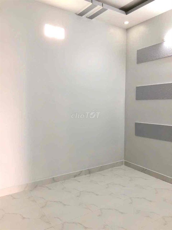 bán nhà 4m x 11m. 2 lầu. đường Phú định F16.Q8.