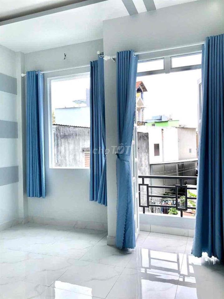 bán nhà 4m x 11m. 2 lầu. đường Phú định F16.Q8.