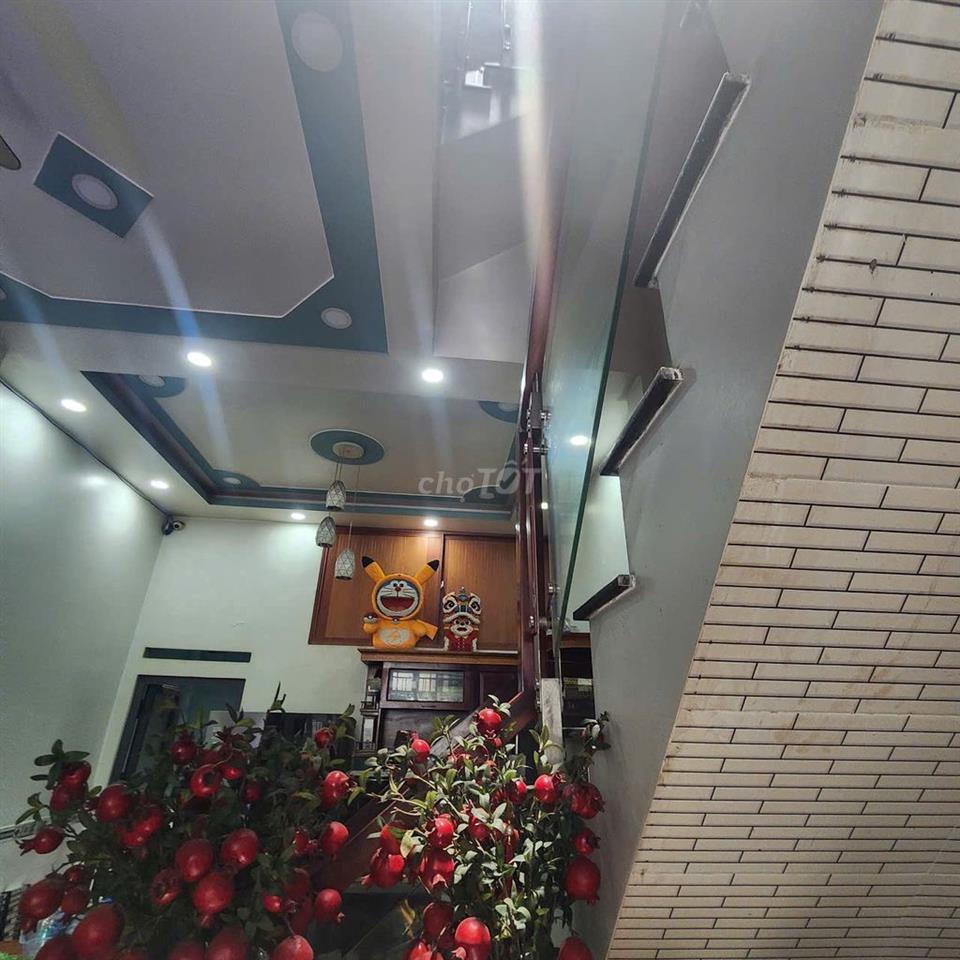Cần bán gấp nhà hẻm xe hơi