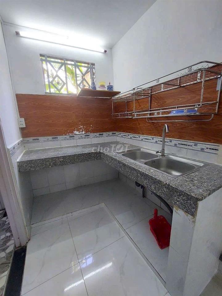 Bán nhà đường Phạm Hùng C3 DT.3m×13m } 1 Lững 2 Phòng 1 toilet hẽm 8m