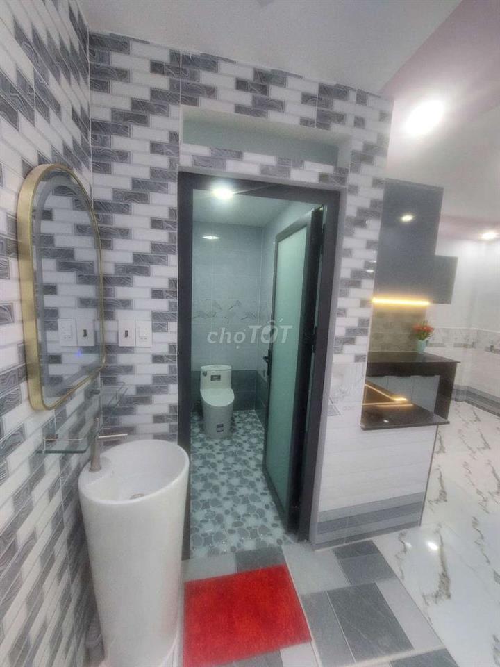 Bán nhà Mặt Tiền Hẽm đường Phạm Hùng C4 DT.4m×17m } 1 Lững 3 Phòng 2wc