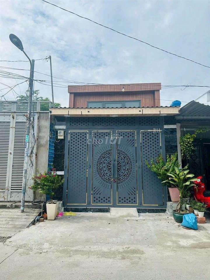 Bán nhà Mặt Tiền Hẽm đường Phạm Hùng C4 DT.4m×17m } 1 Lững 3 Phòng 2wc